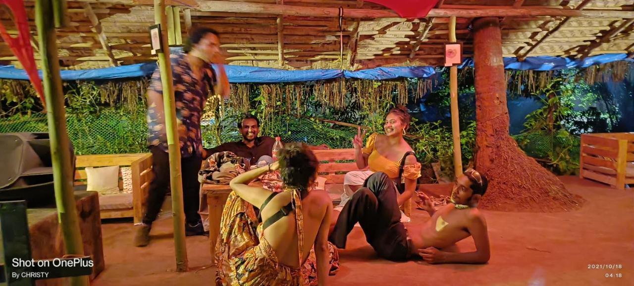 Gaia Hostels Анджуна Екстериор снимка